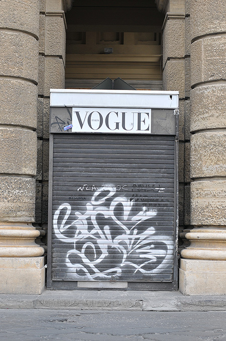 Vogue Laden geschlossen - Janet Große Fotografin Streetphotography
